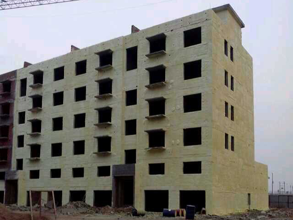 外墻聚氨酯噴涂注意事項