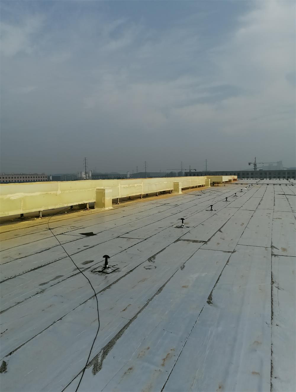 聚氨酯樓頂保溫的優(yōu)點(diǎn)